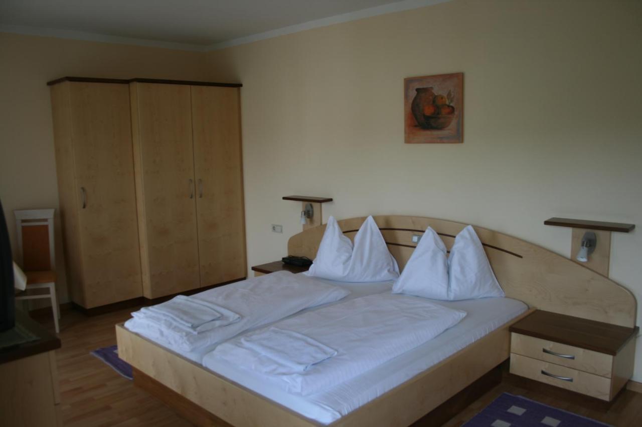 באד וולטרסדורף Landhotel Erhardt מראה חיצוני תמונה